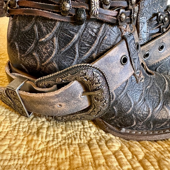 Freebird by Steven Brown Ankle Boots with Brogue Detailing - Picture 3 of 8